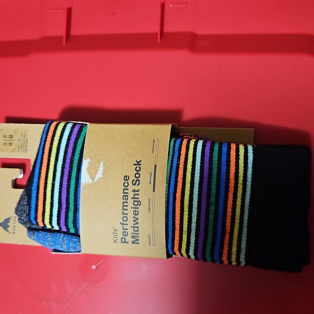 Burton Kids' Performance Midweight Socks: MINI STRIPE PRINT: NWT: S/M (13-1)